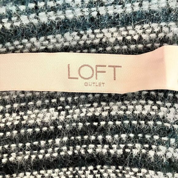 Loft Outlet Warm & Toasty Cape - Shawl / One Size Fits All - Picture 6 of 6